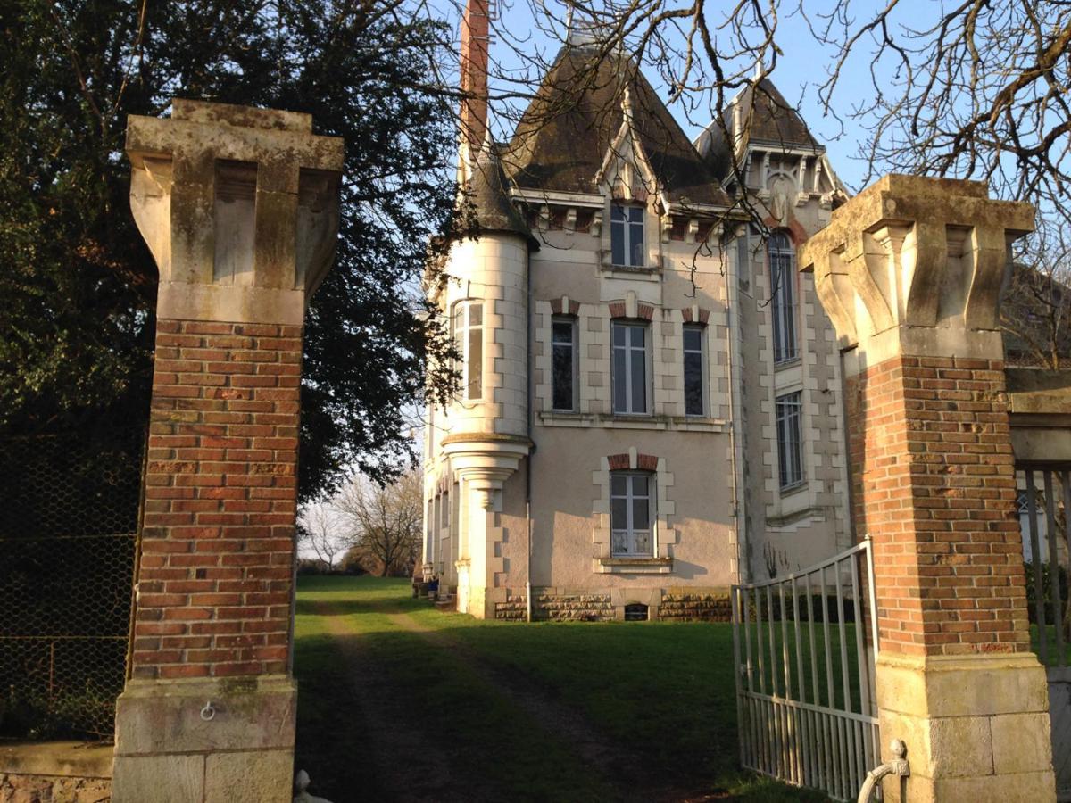 Chambres D'Hotes Montbron Luchapt Esterno foto