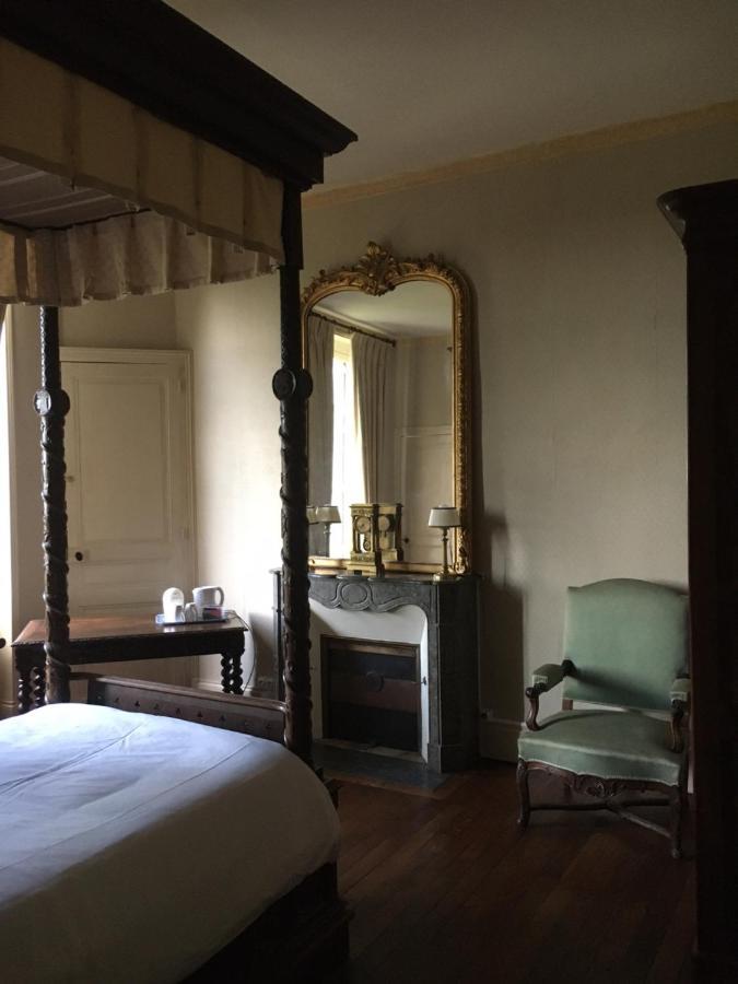 Chambres D'Hotes Montbron Luchapt Esterno foto