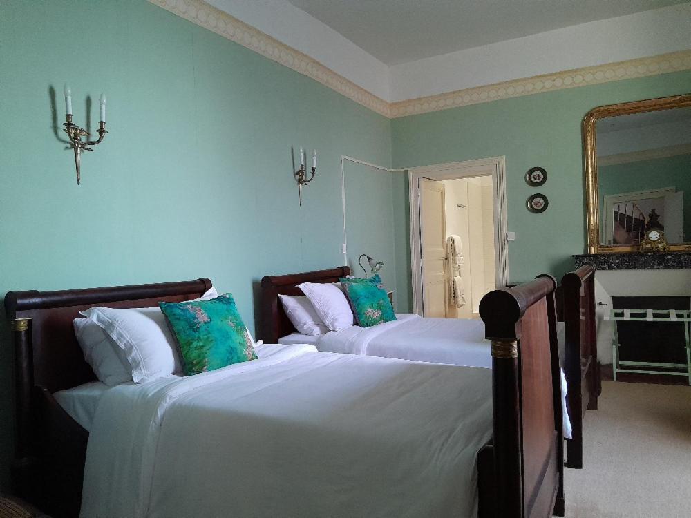 Chambres D'Hotes Montbron Luchapt Esterno foto