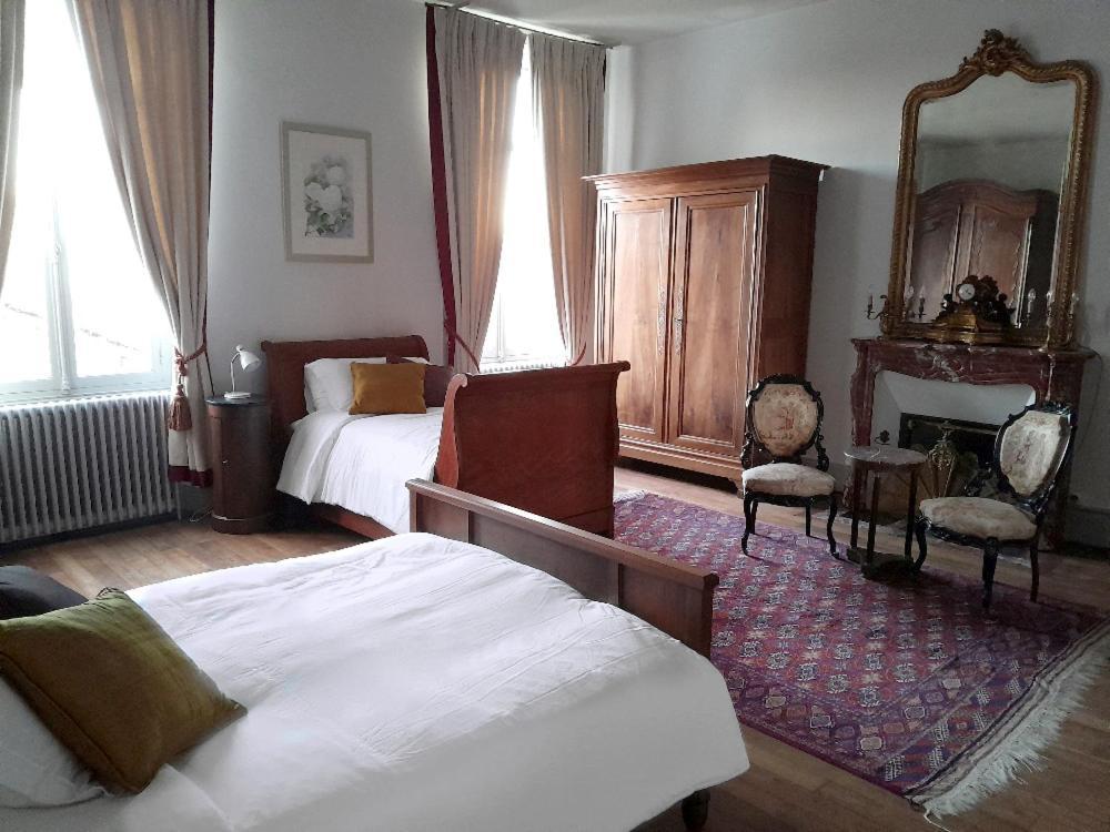 Chambres D'Hotes Montbron Luchapt Esterno foto