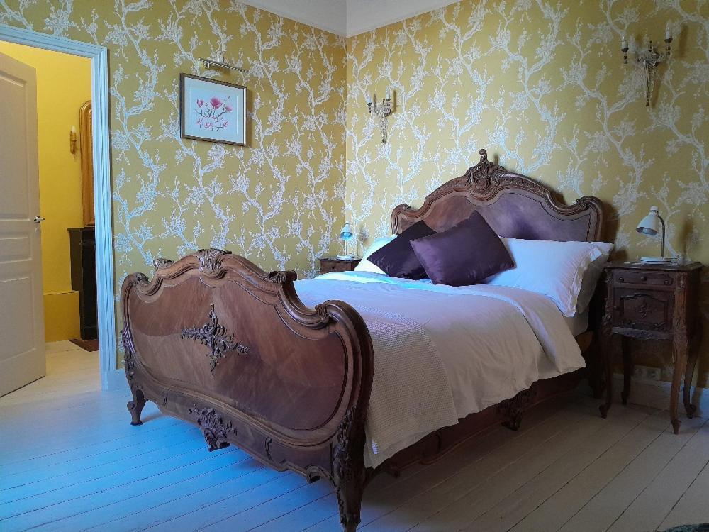 Chambres D'Hotes Montbron Luchapt Esterno foto